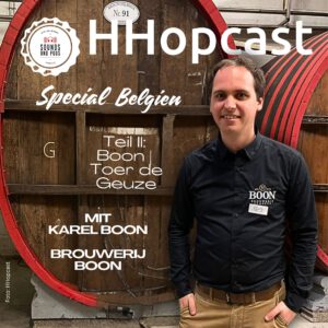 Karel Boon, Porträt vor Fässern. Podcast Cover für Folge über Lambic und Toer de Geuze in Belgien